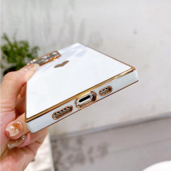 NEW iPhone 15 Pro Case in White - Picture 7 of 7